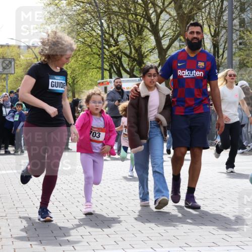 12.04.2026 - 45. Internationalen Wilhelmsburger Insellauf Strokosch-Dieckow http://msf.ph/oto/9491292 12.04.2026 14:10:47 Ziel 202, 709, 195, 912, 188, 430, 210, 701, 699, 703, 54, 147, 112, 643, 1514 meine-sportfotos.de