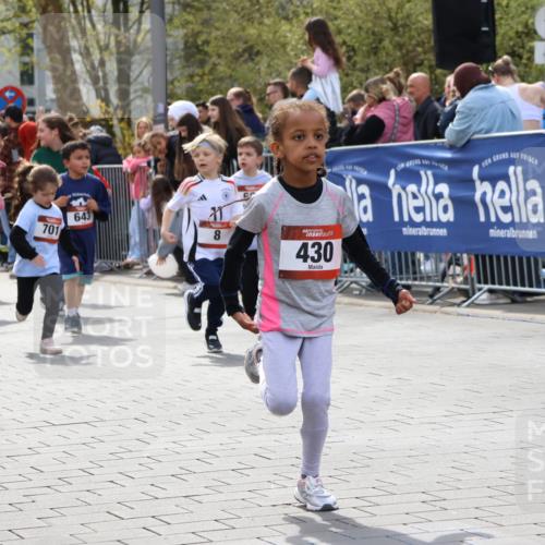 12.04.2026 - 45. Internationalen Wilhelmsburger Insellauf Strokosch-Dieckow http://msf.ph/oto/9491308 12.04.2026 14:10:43 Ziel 553, 204, 705, 645, 910, 613, 789, 202, 709, 195, 912, 188, 430, 210, 701, 699, 703, 54, 147, 112 meine-sportfotos.de