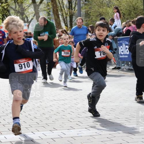 12.04.2026 - 45. Internationalen Wilhelmsburger Insellauf Strokosch-Dieckow http://msf.ph/oto/9491314 12.04.2026 14:10:40 Ziel 725, 1521, 714, 726, 229, 553, 204, 705, 645, 910, 613, 789, 202, 709, 195, 912, 188, 430, 210, 701 meine-sportfotos.de