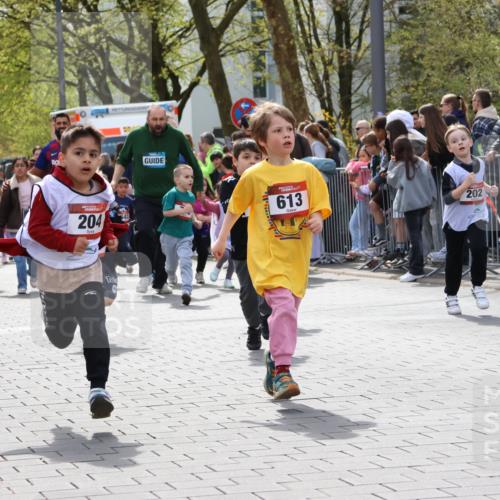 12.04.2026 - 45. Internationalen Wilhelmsburger Insellauf Strokosch-Dieckow http://msf.ph/oto/9491321 12.04.2026 14:10:37 Ziel 717, 724, 929, 722, 239, 704, 725, 1521, 714, 726, 229, 553, 204, 705, 645, 910, 613, 789, 202, 709, 195, 912, 188 meine-sportfotos.de