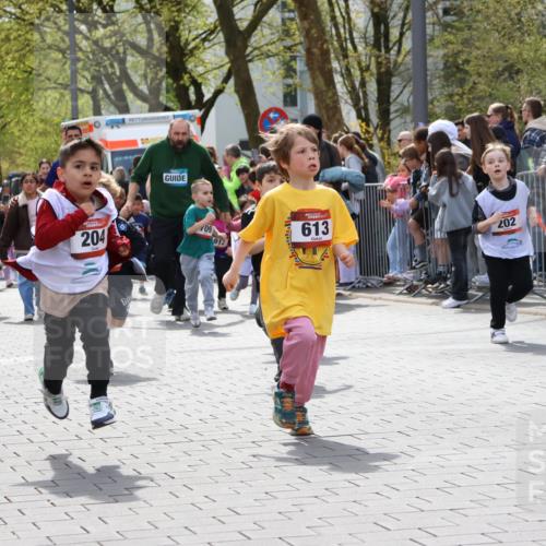 12.04.2026 - 45. Internationalen Wilhelmsburger Insellauf Strokosch-Dieckow http://msf.ph/oto/9491322 12.04.2026 14:10:37 Ziel 717, 724, 929, 722, 239, 704, 725, 1521, 714, 726, 229, 553, 204, 705, 645, 910, 613, 789, 202, 709, 195, 912, 188 meine-sportfotos.de