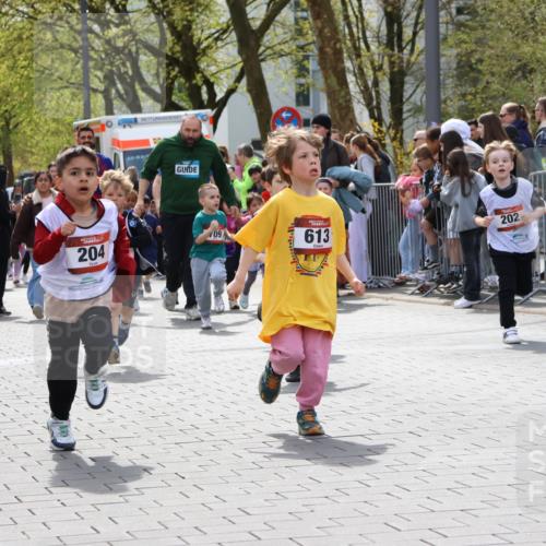 12.04.2026 - 45. Internationalen Wilhelmsburger Insellauf Strokosch-Dieckow http://msf.ph/oto/9491323 12.04.2026 14:10:37 Ziel 717, 724, 929, 722, 239, 704, 725, 1521, 714, 726, 229, 553, 204, 705, 645, 910, 613, 789, 202, 709, 195, 912, 188 meine-sportfotos.de