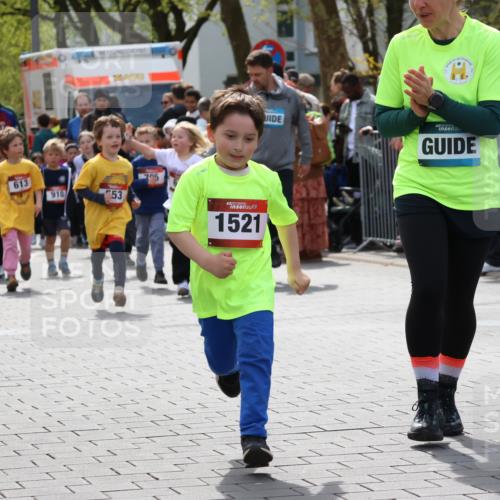 12.04.2026 - 45. Internationalen Wilhelmsburger Insellauf Strokosch-Dieckow http://msf.ph/oto/9491332 12.04.2026 14:10:33 Ziel 184, 187, 42, 706, 246, 243, 717, 724, 929, 722, 239, 704, 725, 1521, 714, 726, 229, 553, 204, 705, 645 meine-sportfotos.de