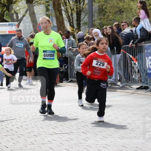 12.04.2026 - 45. Internationalen Wilhelmsburger Insellauf Strokosch-Dieckow http://msf.ph/oto/9491333 12.04.2026 14:10:32 Ziel 708, 615, 184, 187, 42, 706, 246, 243, 717, 724, 929, 722, 239, 704, 725, 1521, 714, 726, 229, 553, 204 meine-sportfotos.de