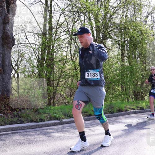 12.04.2026 - 45. Internationalen Wilhelmsburger Insellauf Yannick Fuchs http://msf.ph/oto/9491344 12.04.2026 10:41:24 Laufen 3183, 3237, 459 meine-sportfotos.de