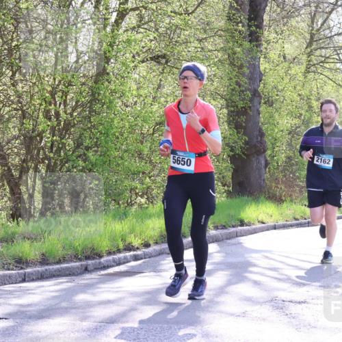 12.04.2026 - 45. Internationalen Wilhelmsburger Insellauf Yannick Fuchs http://msf.ph/oto/9491365 12.04.2026 10:41:28 Laufen 5650, 2162, 2985, 3505 meine-sportfotos.de