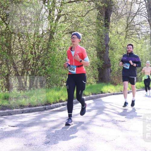 12.04.2026 - 45. Internationalen Wilhelmsburger Insellauf Yannick Fuchs http://msf.ph/oto/9491366 12.04.2026 10:41:28 Laufen 5650, 2162, 3505, 28 meine-sportfotos.de