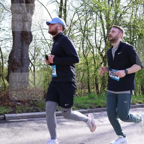 12.04.2026 - 45. Internationalen Wilhelmsburger Insellauf Yannick Fuchs http://msf.ph/oto/9491426 12.04.2026 10:41:39 Laufen 57, 2554 meine-sportfotos.de