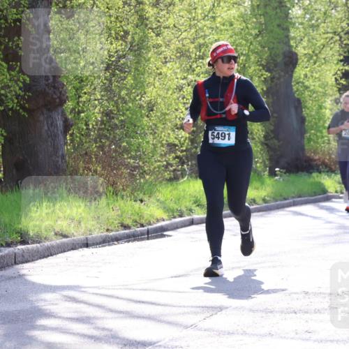 12.04.2026 - 45. Internationalen Wilhelmsburger Insellauf Yannick Fuchs http://msf.ph/oto/9491456 12.04.2026 10:41:46 Laufen 5491, 2004, 3291, 740, 297 meine-sportfotos.de