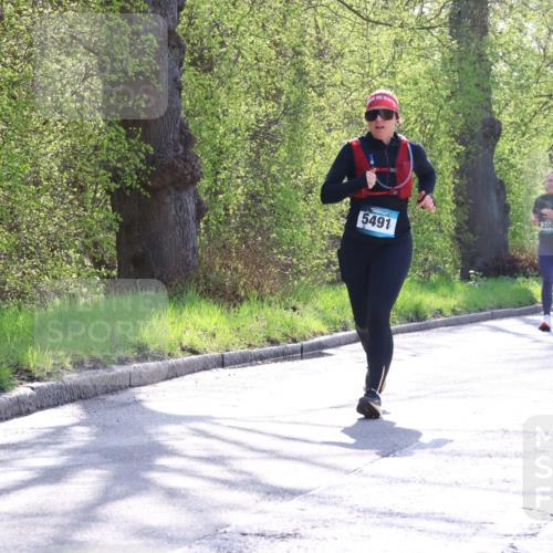 12.04.2026 - 45. Internationalen Wilhelmsburger Insellauf Yannick Fuchs http://msf.ph/oto/9491458 12.04.2026 10:41:47 Laufen 5491, 2004, 5740, 3291, 2978 meine-sportfotos.de
