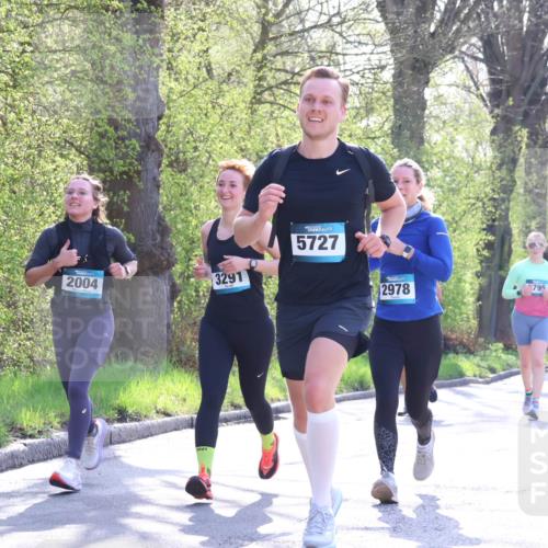 12.04.2026 - 45. Internationalen Wilhelmsburger Insellauf Yannick Fuchs http://msf.ph/oto/9491484 12.04.2026 10:41:51 Laufen 2004, 3291, 5727, 2978, 795, 95, 2600, 5501 meine-sportfotos.de