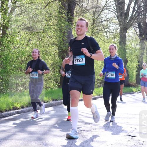 12.04.2026 - 45. Internationalen Wilhelmsburger Insellauf Yannick Fuchs http://msf.ph/oto/9491487 12.04.2026 10:41:52 Laufen 32, 2004, 5727, 2978, 2795, 740, 5501, 2600 meine-sportfotos.de
