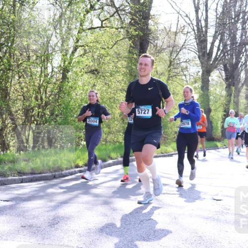 12.04.2026 - 45. Internationalen Wilhelmsburger Insellauf Yannick Fuchs http://msf.ph/oto/9491488 12.04.2026 10:41:52 Laufen 32, 2004, 5727, 2978, 3501 meine-sportfotos.de