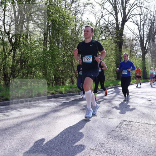12.04.2026 - 45. Internationalen Wilhelmsburger Insellauf Yannick Fuchs http://msf.ph/oto/9491493 12.04.2026 10:41:53 Laufen 5727, 2978, 5501 meine-sportfotos.de
