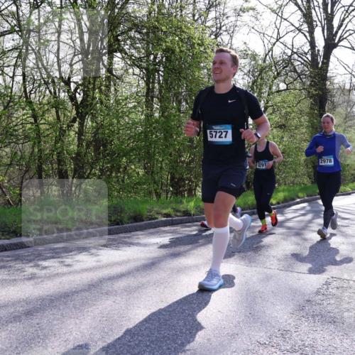 12.04.2026 - 45. Internationalen Wilhelmsburger Insellauf Yannick Fuchs http://msf.ph/oto/9491494 12.04.2026 10:41:53 Laufen 5727, 3291, 2978, 5740, 5501 meine-sportfotos.de
