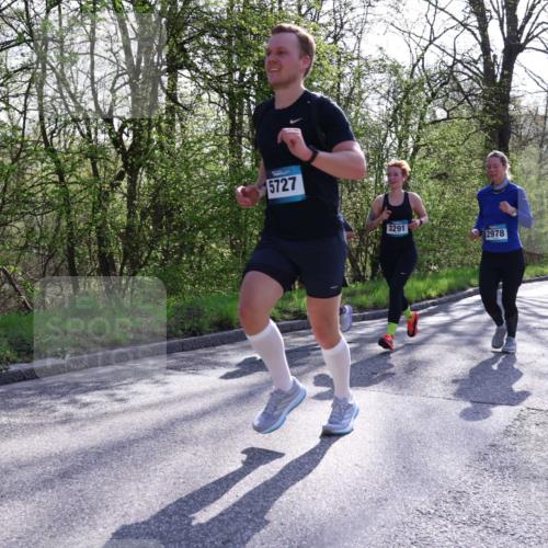 12.04.2026 - 45. Internationalen Wilhelmsburger Insellauf Yannick Fuchs http://msf.ph/oto/9491495 12.04.2026 10:41:53 Laufen 5727, 3291, 2978, 5740, 5501 meine-sportfotos.de