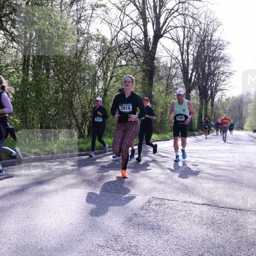 12.04.2026 - 45. Internationalen Wilhelmsburger Insellauf Yannick Fuchs http://msf.ph/oto/9491558 12.04.2026 10:42:06 Laufen 2701, 3918, 2399 meine-sportfotos.de