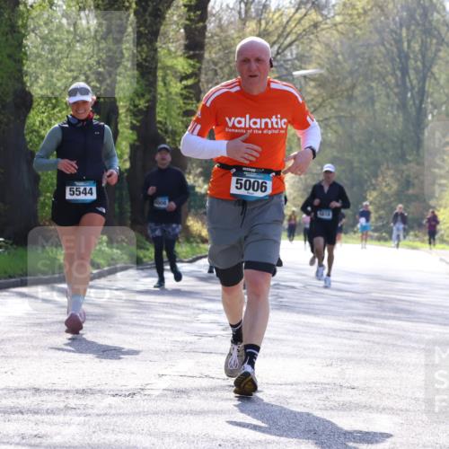 12.04.2026 - 45. Internationalen Wilhelmsburger Insellauf Yannick Fuchs http://msf.ph/oto/9491570 12.04.2026 10:42:09 Laufen 5544, 008, 5006, 1418 meine-sportfotos.de