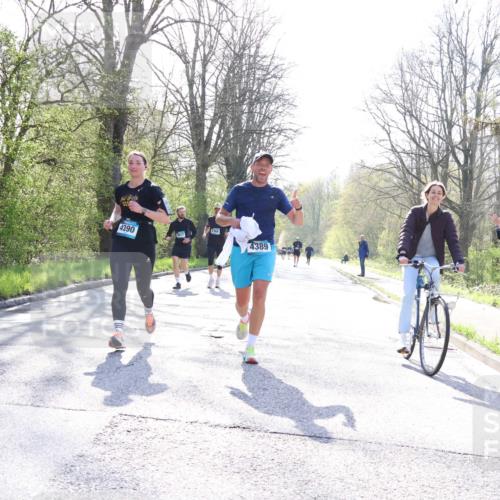 12.04.2026 - 45. Internationalen Wilhelmsburger Insellauf Yannick Fuchs http://msf.ph/oto/9491673 12.04.2026 10:42:42 Laufen 4390, 2368, 4389 meine-sportfotos.de