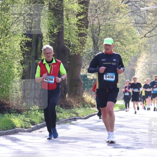 12.04.2026 - 45. Internationalen Wilhelmsburger Insellauf Yannick Fuchs http://msf.ph/oto/9491709 12.04.2026 10:42:48 Laufen 4298, 2015, 5406, 4711, 4636, 5047, 2821 meine-sportfotos.de
