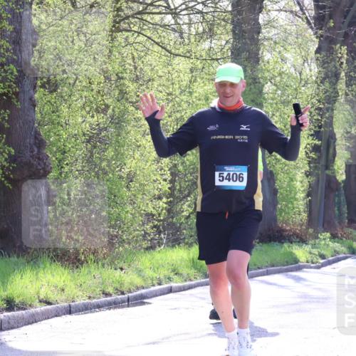 12.04.2026 - 45. Internationalen Wilhelmsburger Insellauf Yannick Fuchs http://msf.ph/oto/9491728 12.04.2026 10:42:52 Laufen 2015, 5406 meine-sportfotos.de