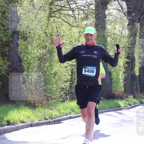 12.04.2026 - 45. Internationalen Wilhelmsburger Insellauf Yannick Fuchs http://msf.ph/oto/9491729 12.04.2026 10:42:53 Laufen 2015, 5406 meine-sportfotos.de