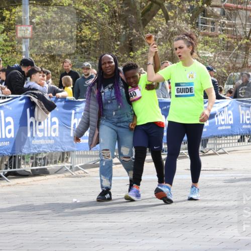12.04.2026 - 45. Internationalen Wilhelmsburger Insellauf Strokosch-Dieckow http://msf.ph/oto/9491773 12.04.2026 14:56:49 Ziel  meine-sportfotos.de
