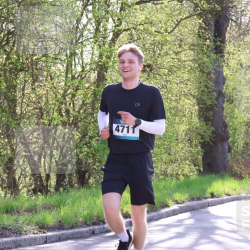 12.04.2026 - 45. Internationalen Wilhelmsburger Insellauf Yannick Fuchs http://msf.ph/oto/9491811 12.04.2026 10:43:08 Laufen 4711, 4636 meine-sportfotos.de