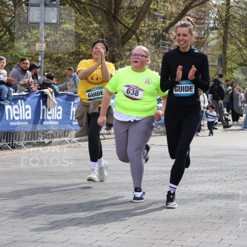 12.04.2026 - 45. Internationalen Wilhelmsburger Insellauf Strokosch-Dieckow http://msf.ph/oto/9491827 12.04.2026 14:55:17 Ziel 638 meine-sportfotos.de