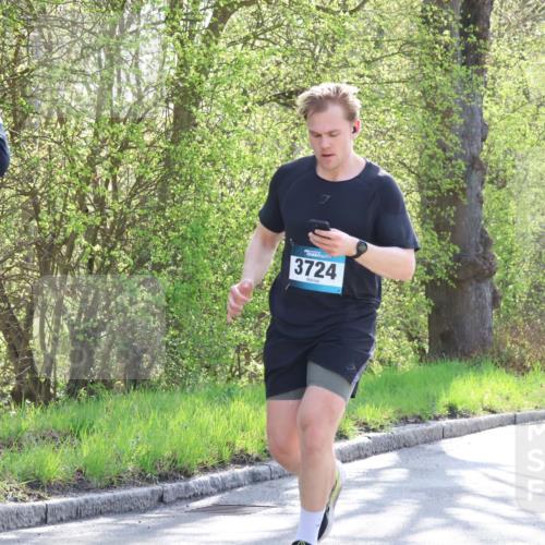 12.04.2026 - 45. Internationalen Wilhelmsburger Insellauf Yannick Fuchs http://msf.ph/oto/9491861 12.04.2026 10:43:16 Laufen 3724 meine-sportfotos.de