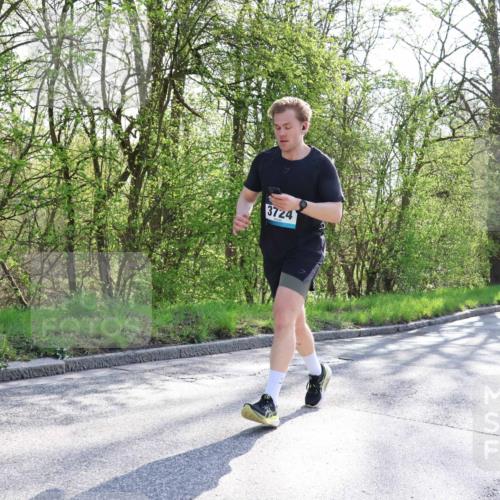 12.04.2026 - 45. Internationalen Wilhelmsburger Insellauf Yannick Fuchs http://msf.ph/oto/9491874 12.04.2026 10:43:17 Laufen 3724, 2921 meine-sportfotos.de