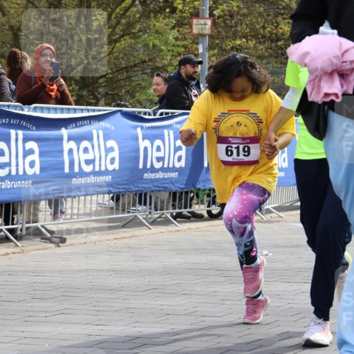 12.04.2026 - 45. Internationalen Wilhelmsburger Insellauf Strokosch-Dieckow http://msf.ph/oto/9491896 12.04.2026 14:54:06 Ziel 619 meine-sportfotos.de