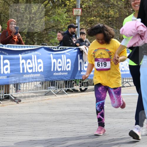 12.04.2026 - 45. Internationalen Wilhelmsburger Insellauf Strokosch-Dieckow http://msf.ph/oto/9491903 12.04.2026 14:54:06 Ziel 619 meine-sportfotos.de