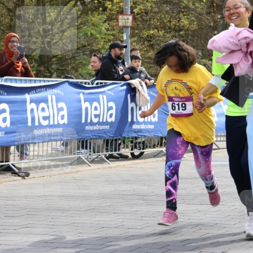 12.04.2026 - 45. Internationalen Wilhelmsburger Insellauf Strokosch-Dieckow http://msf.ph/oto/9491907 12.04.2026 14:54:06 Ziel 619 meine-sportfotos.de