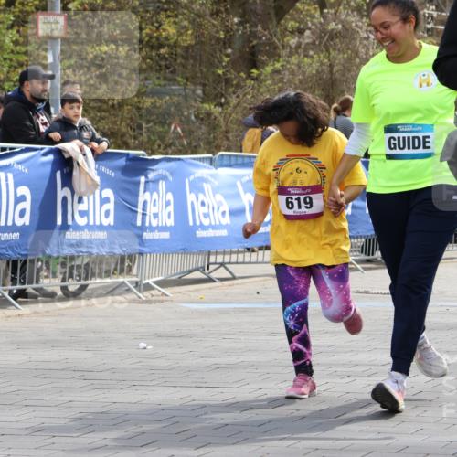 12.04.2026 - 45. Internationalen Wilhelmsburger Insellauf Strokosch-Dieckow http://msf.ph/oto/9491911 12.04.2026 14:54:05 Ziel 619 meine-sportfotos.de