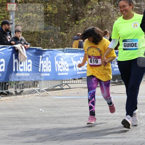12.04.2026 - 45. Internationalen Wilhelmsburger Insellauf Strokosch-Dieckow http://msf.ph/oto/9491915 12.04.2026 14:54:05 Ziel 619 meine-sportfotos.de