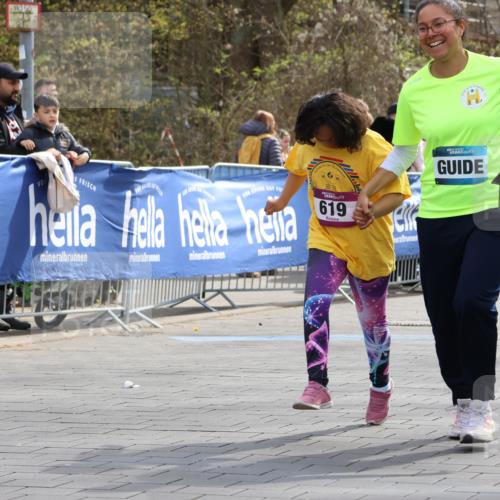 12.04.2026 - 45. Internationalen Wilhelmsburger Insellauf Strokosch-Dieckow http://msf.ph/oto/9491918 12.04.2026 14:54:05 Ziel 619 meine-sportfotos.de