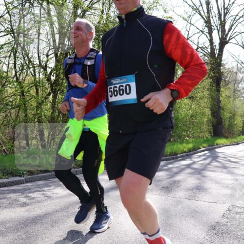 12.04.2026 - 45. Internationalen Wilhelmsburger Insellauf Yannick Fuchs http://msf.ph/oto/9491926 12.04.2026 10:43:25 Laufen 5660, 2569 meine-sportfotos.de