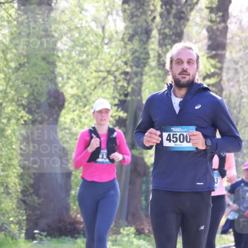 12.04.2026 - 45. Internationalen Wilhelmsburger Insellauf Yannick Fuchs http://msf.ph/oto/9491944 12.04.2026 10:43:29 Laufen 33, 4500, 3 meine-sportfotos.de