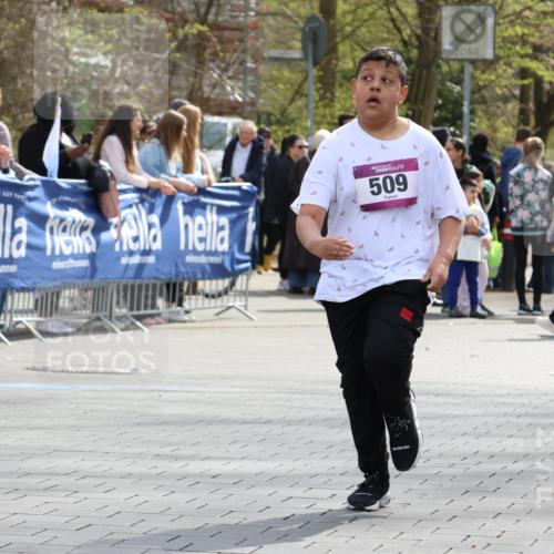12.04.2026 - 45. Internationalen Wilhelmsburger Insellauf Strokosch-Dieckow http://msf.ph/oto/9491959 12.04.2026 14:52:59 Ziel 1040, 509 meine-sportfotos.de