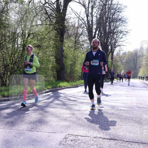 12.04.2026 - 45. Internationalen Wilhelmsburger Insellauf Yannick Fuchs http://msf.ph/oto/9491968 12.04.2026 10:43:32 Laufen 4500 meine-sportfotos.de