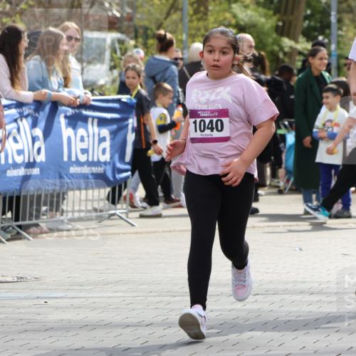 12.04.2026 - 45. Internationalen Wilhelmsburger Insellauf Strokosch-Dieckow http://msf.ph/oto/9491992 12.04.2026 14:52:55 Ziel 1040, 509 meine-sportfotos.de