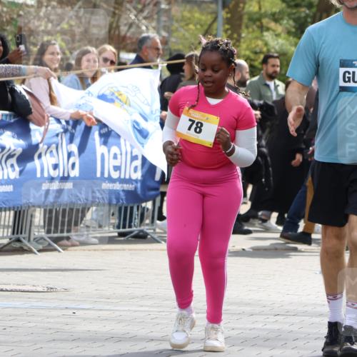 12.04.2026 - 45. Internationalen Wilhelmsburger Insellauf Strokosch-Dieckow http://msf.ph/oto/9492002 12.04.2026 14:52:42 Ziel 450 meine-sportfotos.de