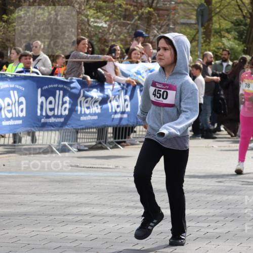 12.04.2026 - 45. Internationalen Wilhelmsburger Insellauf Strokosch-Dieckow http://msf.ph/oto/9492029 12.04.2026 14:52:40 Ziel 546, 1803, 450 meine-sportfotos.de