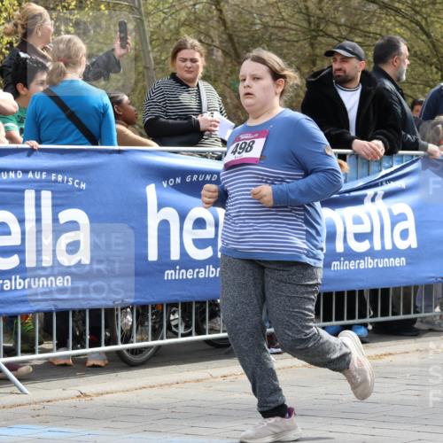 12.04.2026 - 45. Internationalen Wilhelmsburger Insellauf Strokosch-Dieckow http://msf.ph/oto/9492089 12.04.2026 14:52:22 Ziel 570, 354, 507, 498 meine-sportfotos.de