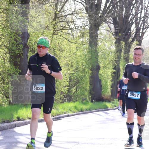 12.04.2026 - 45. Internationalen Wilhelmsburger Insellauf Yannick Fuchs http://msf.ph/oto/9492095 12.04.2026 10:43:52 Laufen 5822, 5771, 4565, 5557 meine-sportfotos.de