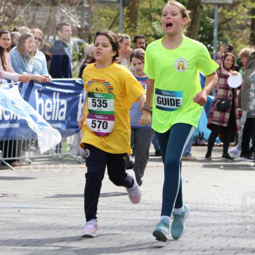 12.04.2026 - 45. Internationalen Wilhelmsburger Insellauf Strokosch-Dieckow http://msf.ph/oto/9492120 12.04.2026 14:52:17 Ziel 349, 581, 570, 354, 507, 498 meine-sportfotos.de
