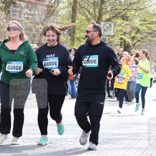 12.04.2026 - 45. Internationalen Wilhelmsburger Insellauf Strokosch-Dieckow http://msf.ph/oto/9492128 12.04.2026 14:52:14 Ziel 349, 581, 570, 354, 507 meine-sportfotos.de
