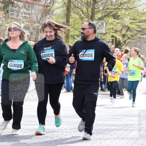 12.04.2026 - 45. Internationalen Wilhelmsburger Insellauf Strokosch-Dieckow http://msf.ph/oto/9492131 12.04.2026 14:52:14 Ziel 349, 581, 570, 354, 507 meine-sportfotos.de