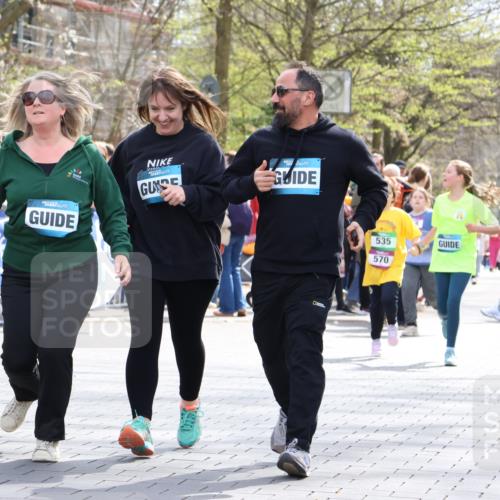 12.04.2026 - 45. Internationalen Wilhelmsburger Insellauf Strokosch-Dieckow http://msf.ph/oto/9492135 12.04.2026 14:52:14 Ziel 349, 581, 570, 354, 507 meine-sportfotos.de